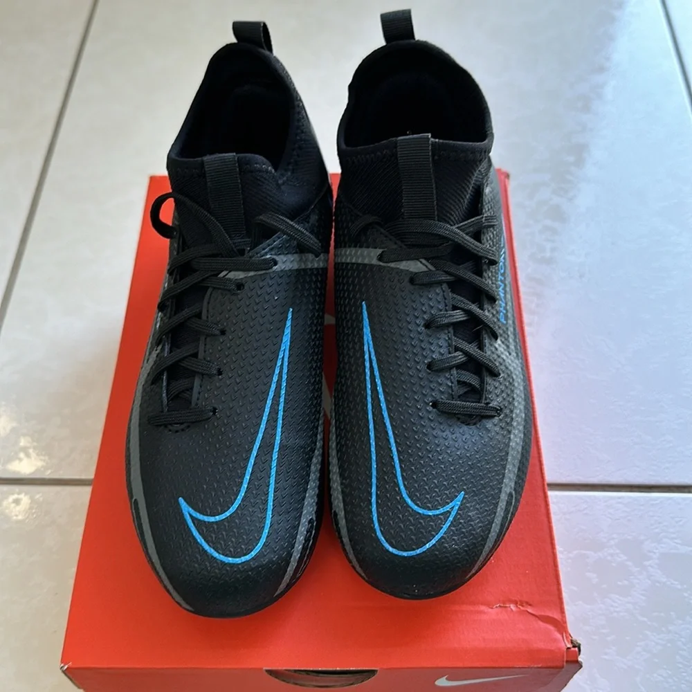 Nike JR Phantom GT2 Academy Cleats  1.5 year - Picture 4 of 9